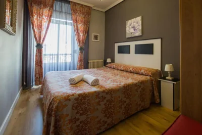 Apartamentos turisticos Avila La Catedral — Foto 7