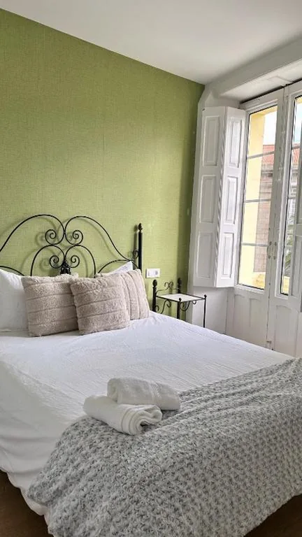 Apartment mit 1 Schlafzimmer, Balkon und Stadtblick — APARTAMENTOS TURÍSTICOS PLAZA de las ATOCHAS 4