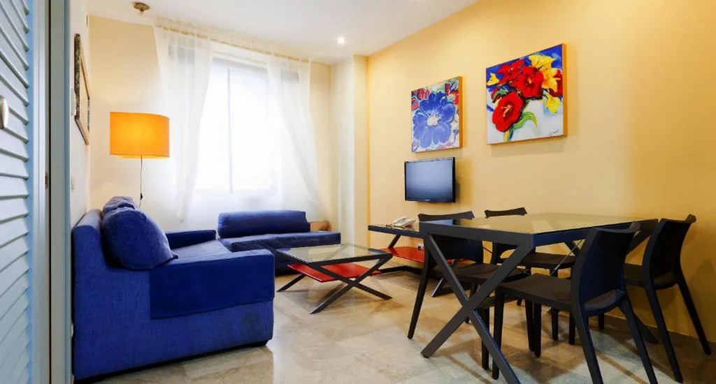 One-Bedroom Apartment (3 Adults + 1 Child) — Apartamentos Vértice Sevilla Aljarafe