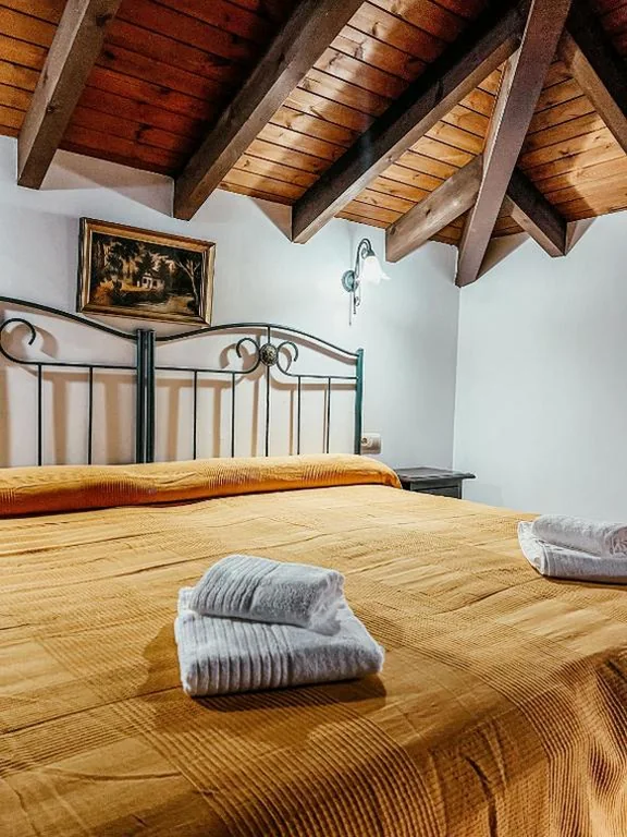 Habitación Doble — Apartamentos y Pensión El Campanu