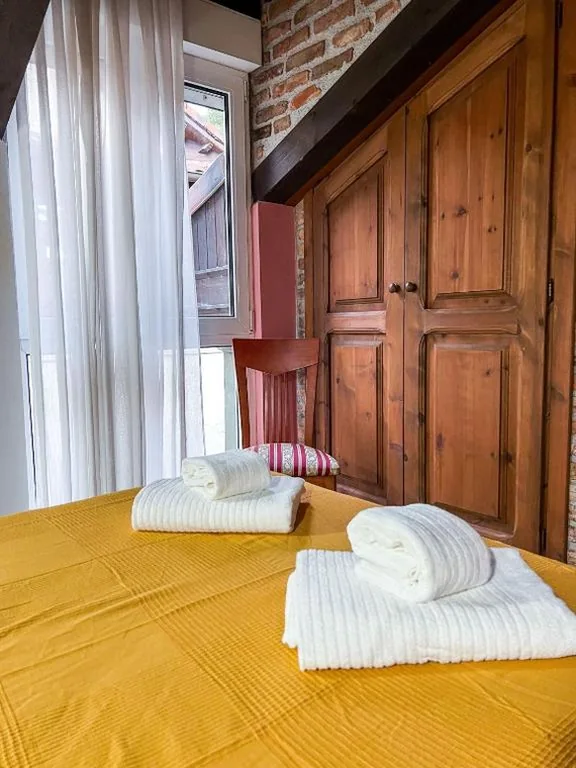 Habitación Doble — Apartamentos y Pensión El Campanu
