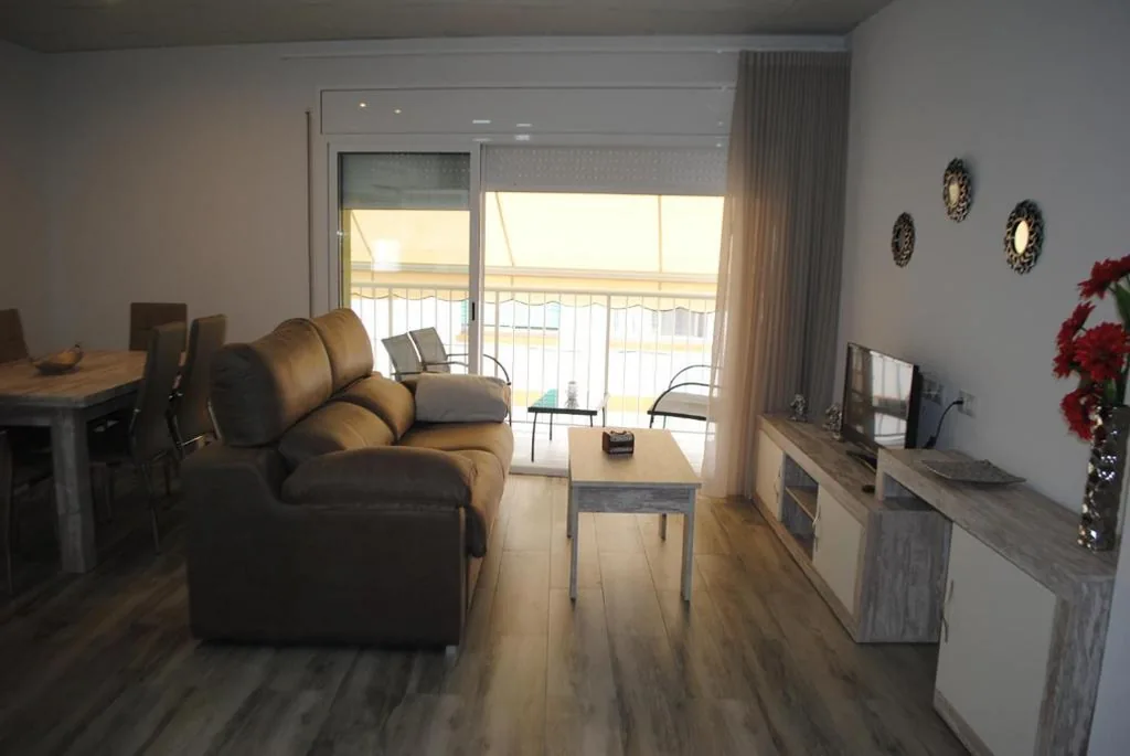 2階の家 — Apartaments el tiet