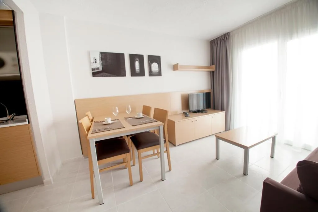 Apartamento de 1 dormitorio (2 adultos + 1 niño) — Aparthotel Acuazul