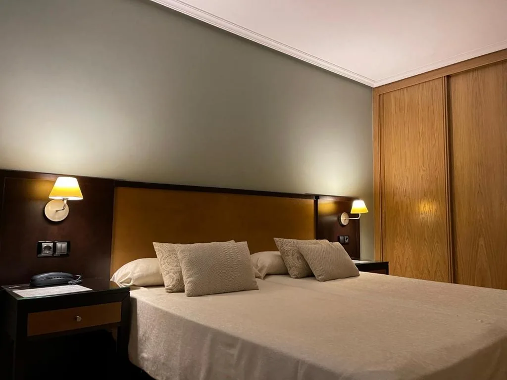 Chambre Double - 2 lits — Aparthotel Arenteiro