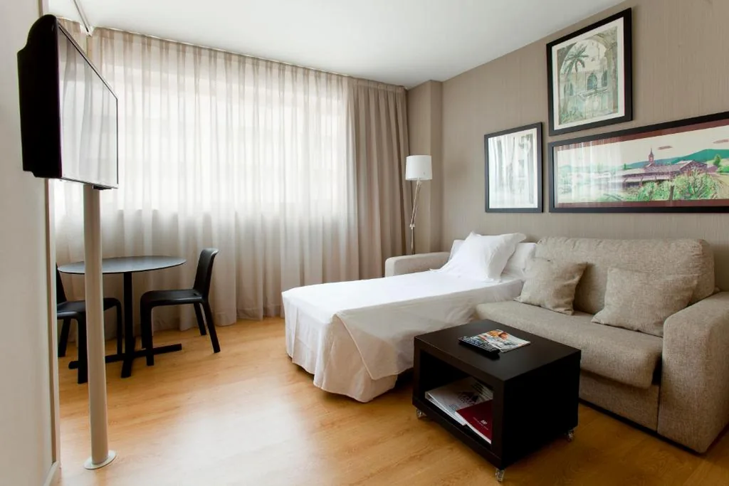 Camera tripla — Aparthotel Atenea Barcelona