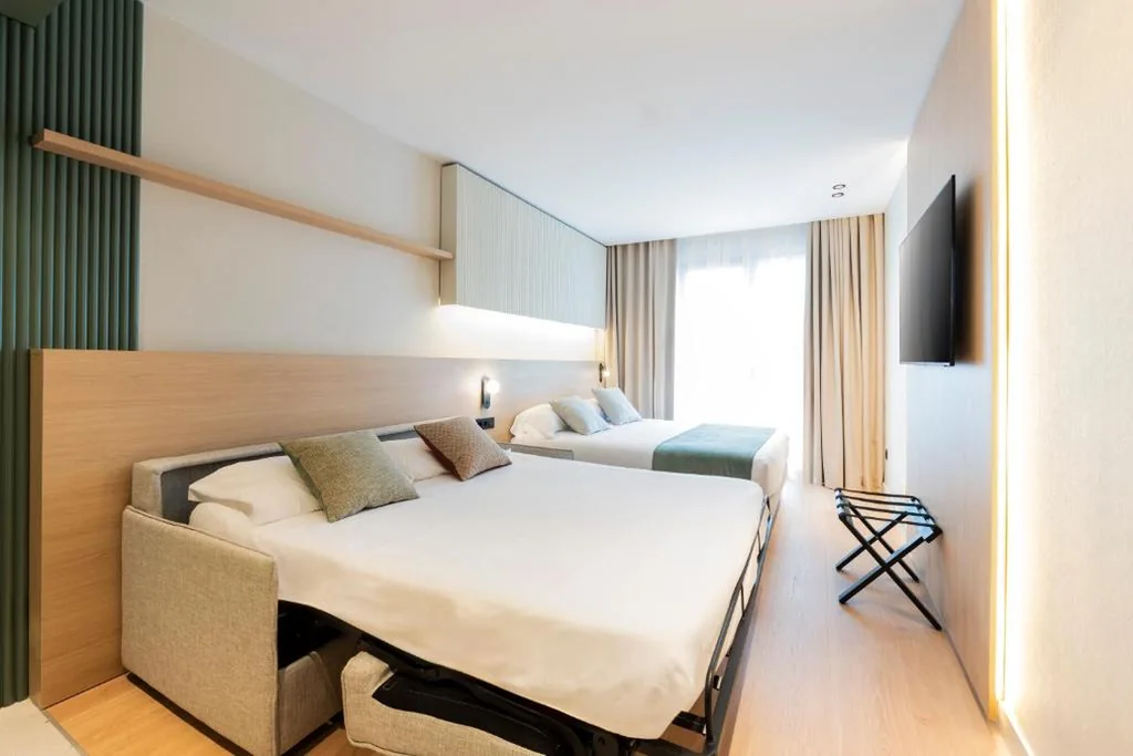 Habitación Cuádruple Superior — Aparthotel Atenea Calabria