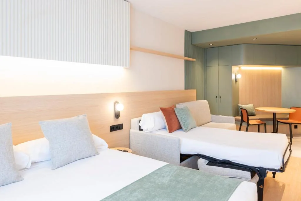Habitación Triple Superior — Aparthotel Atenea Calabria