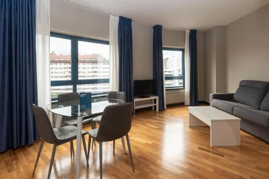 Apartment (3 Adults) — Aparthotel Campus