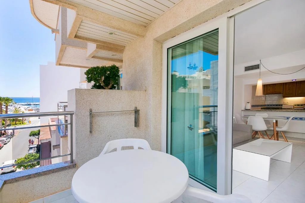 Apartamento Familiar Clásico (4 adultos) — Aparthotel Duquesa Playa