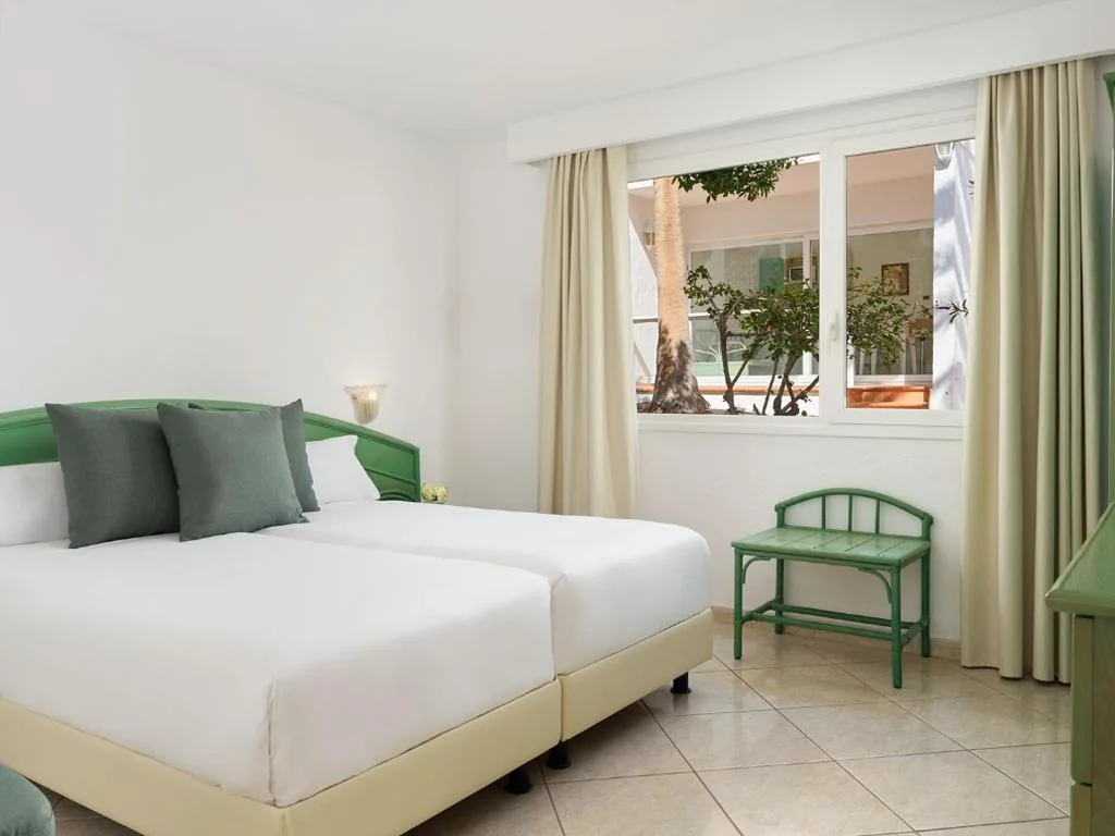 Appartamento al piano terra — Aparthotel Esquinzo Y Monte Del Mar