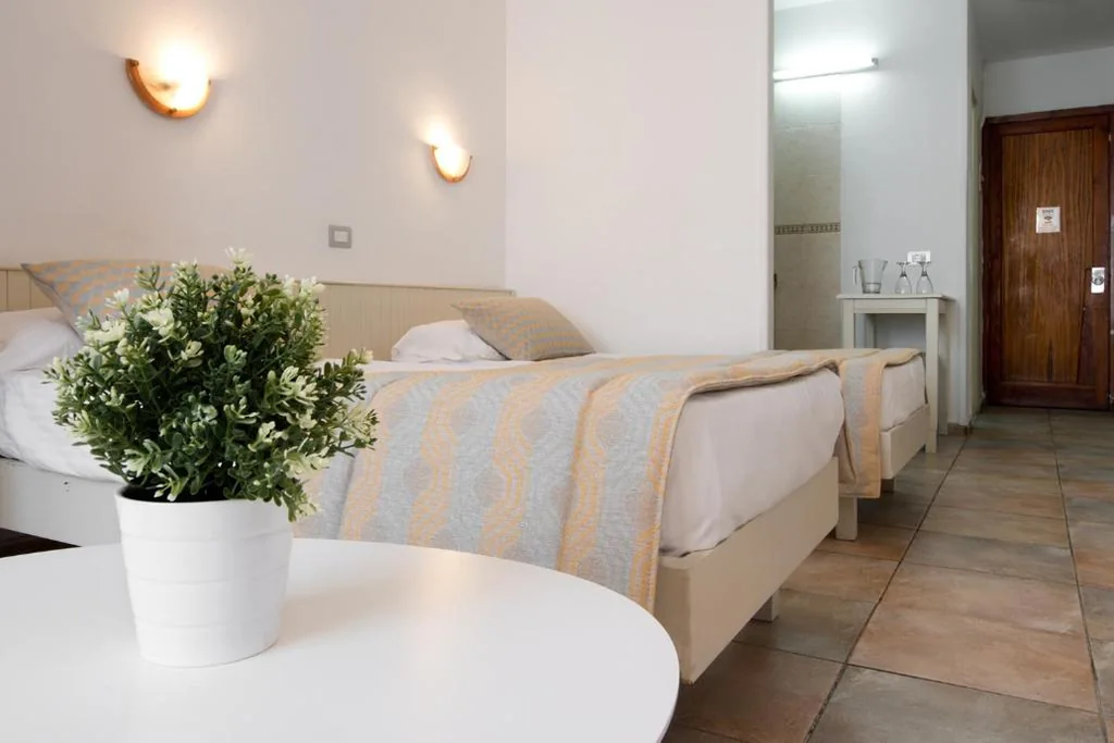 Habitación Doble Económica - 1 o 2 camas — ApartHotel Idafe