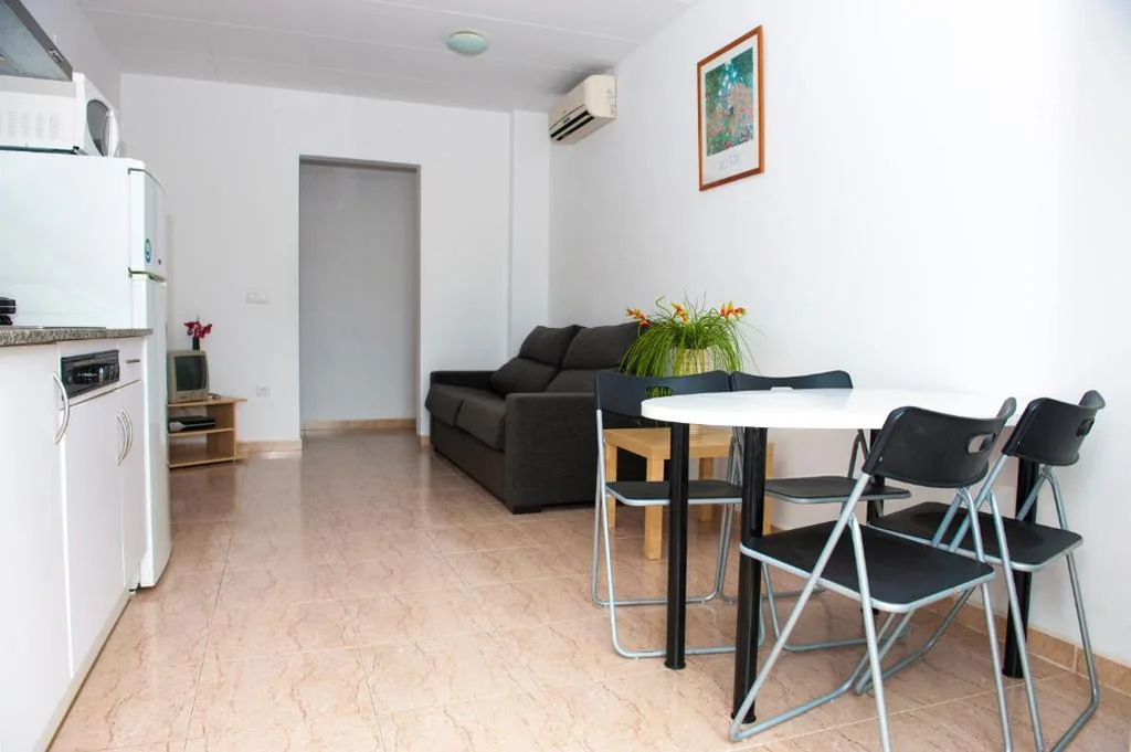 Apartment for 2 to 4 people — Aparthotel Iris