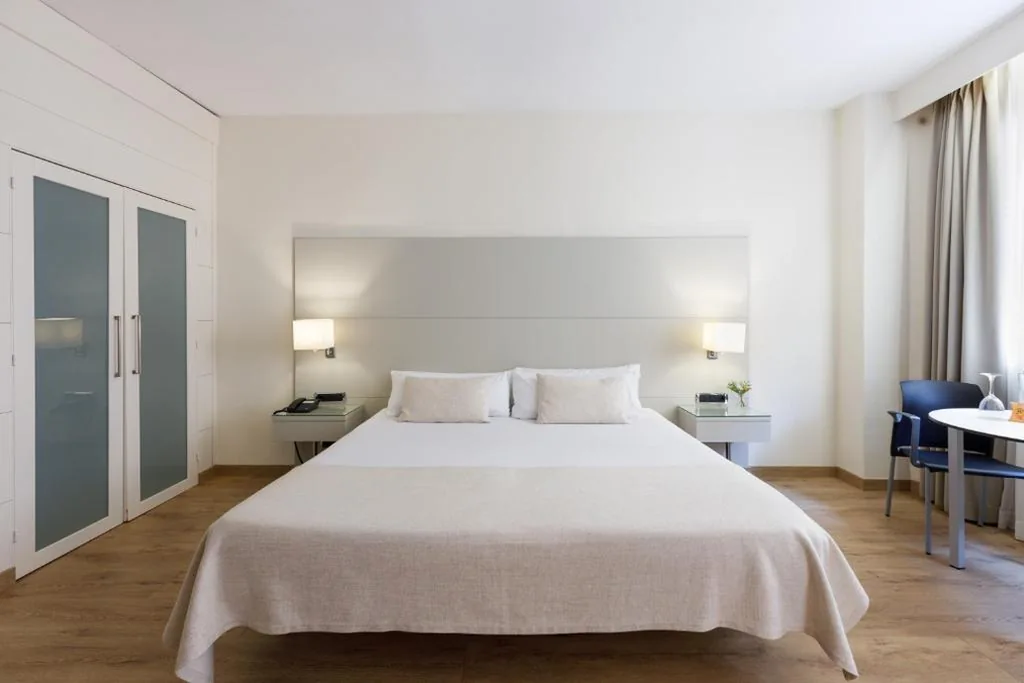 Habitación Doble Superior - 1 o 2 camas — Aparthotel Mariano Cubi Barcelona