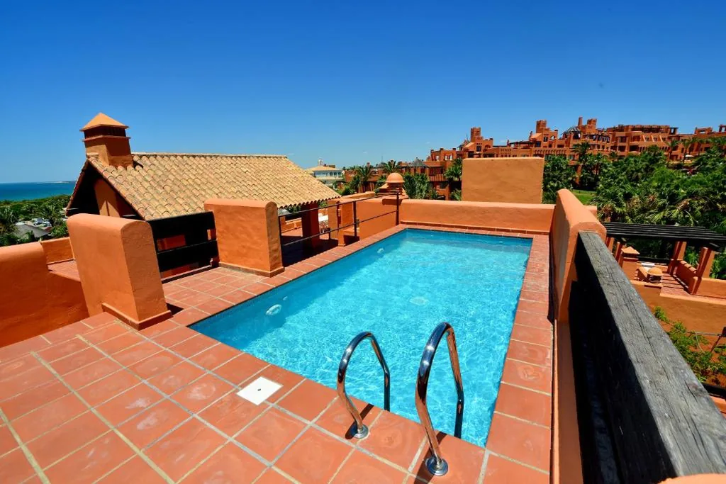 Appartamento con 3 camere da letto e piscina privata — Aparthotel Novo Resort