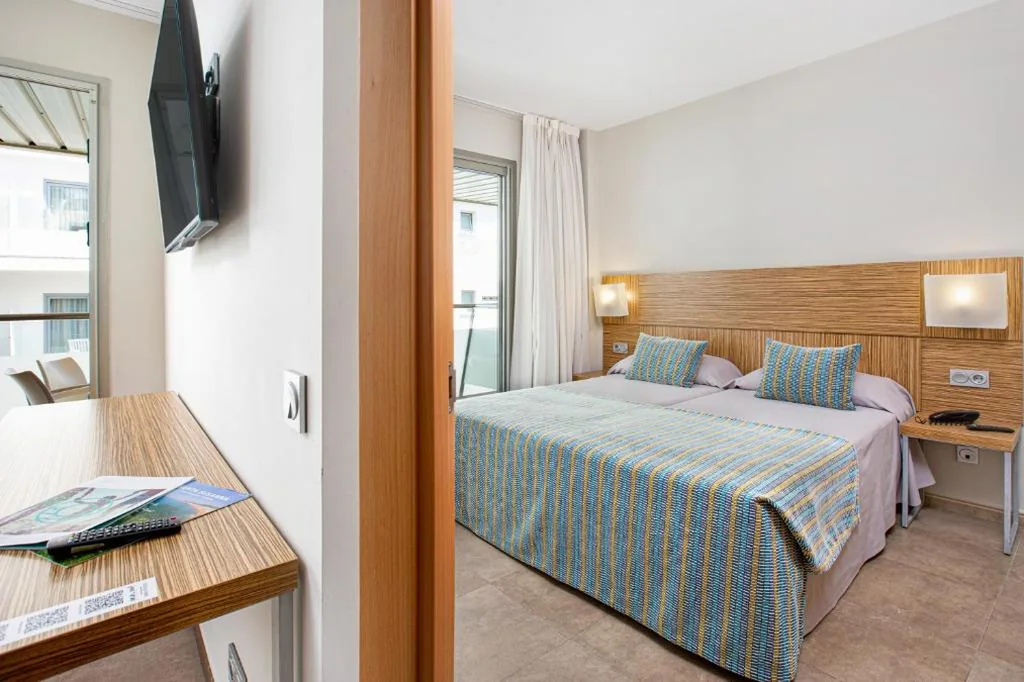 Apartamento con vistas a la piscina — Aparthotel Odissea Park