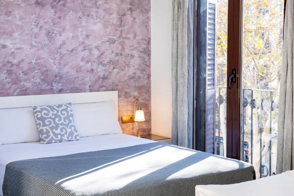 Studio met balkon (1-3 volwassenen) — Aparthotel Rambla108
