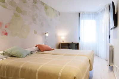 APARTHOTEL SALBURUA — Foto 2
