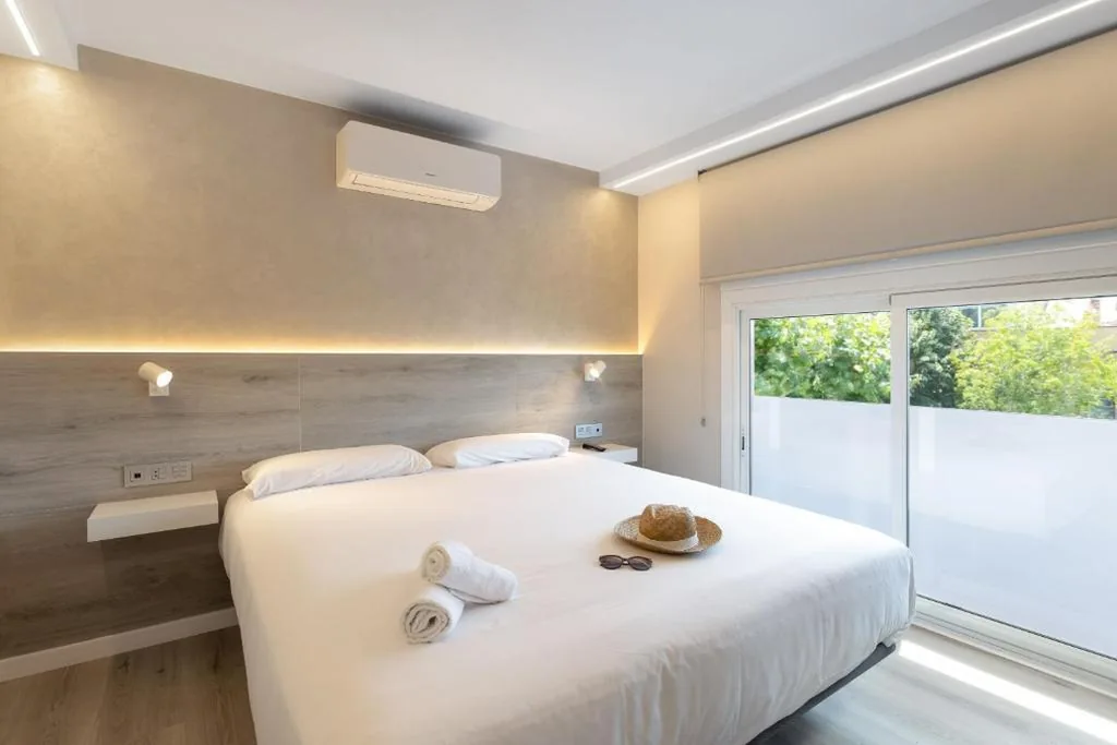 Deluxe Apartment mit 2 Schlafzimmern und Balkon — Aparthotel Vilassar