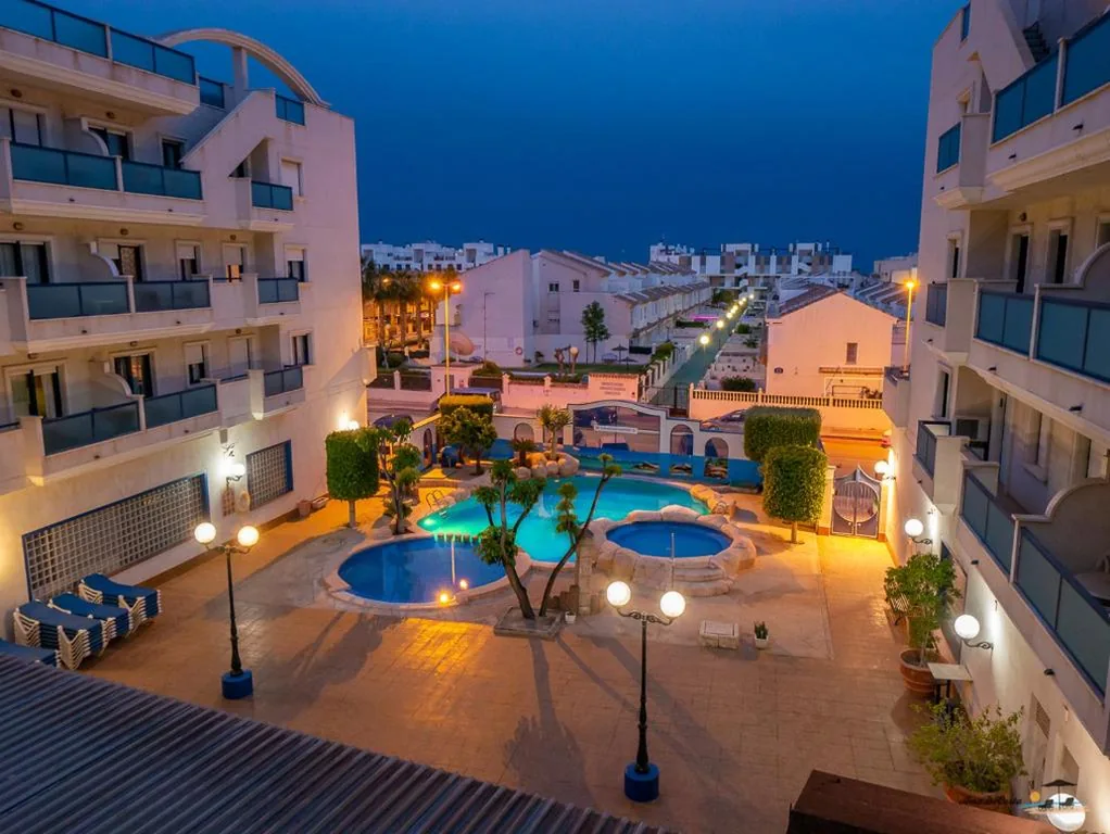 Apartamento con vistas a la piscina — Apartment Eva Cabo Roig