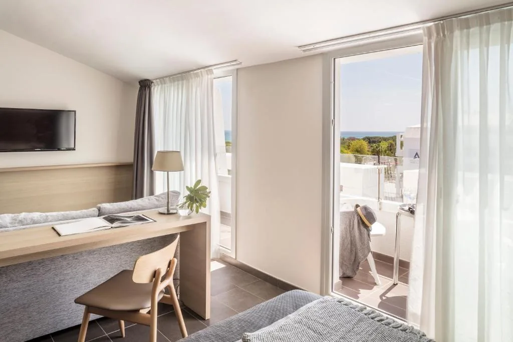 Premium Junior Suite — AQUA Hotel Aquamarina & Spa