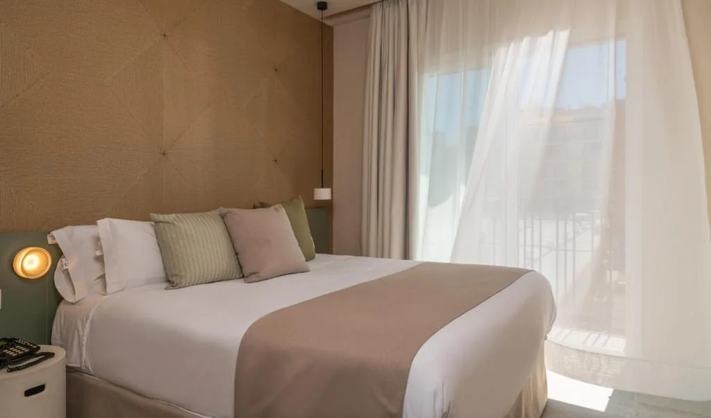 Friendly Triple（3位成人）- 附楼 — AQUA Hotel Bertran Park