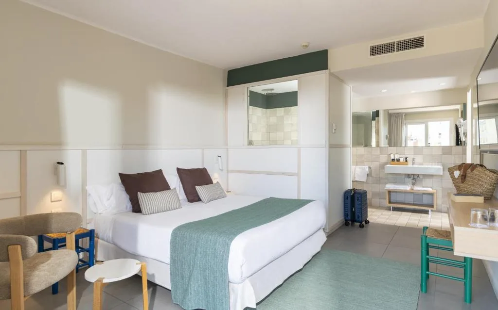 Premium Double room with pool view — AQUA Hotel Bertran Park