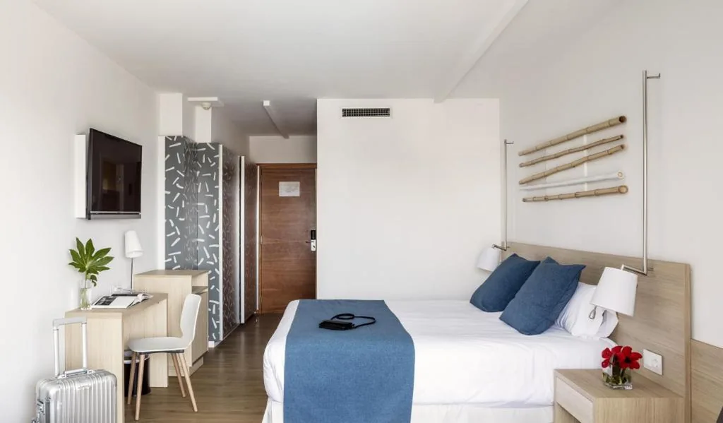 Premium Design-Doppelzimmer mit Poolblick — AQUA Hotel Onabrava & Spa 4*Sup