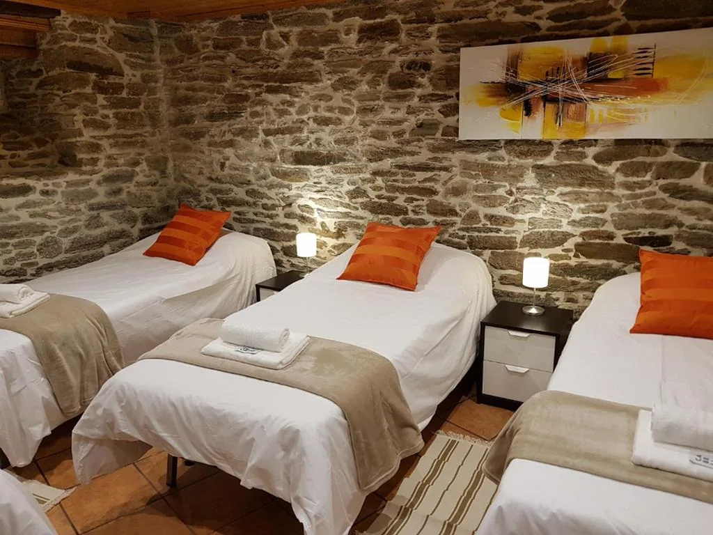 専用バスルーム付き4人部屋 — Aqua Rooms Sarria