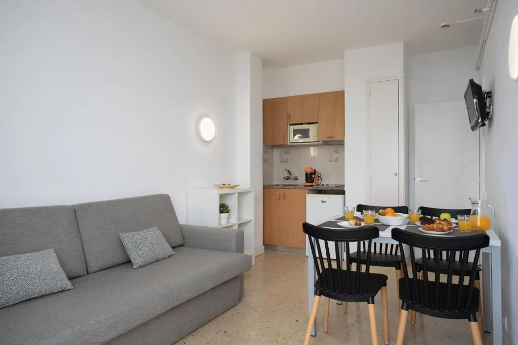 Appartement met uitzicht op het zwembad — AR Bolero park