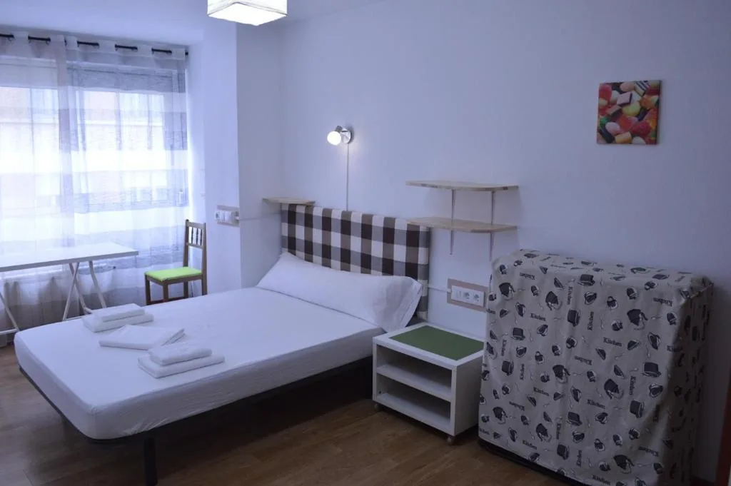 Habitación Doble con baño compartido — ArArAt Hostel