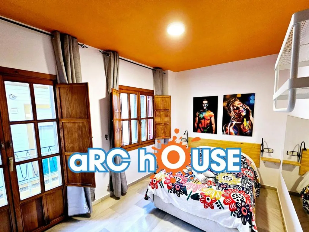 Camera doppia con bagno privato — Arc House Plaza