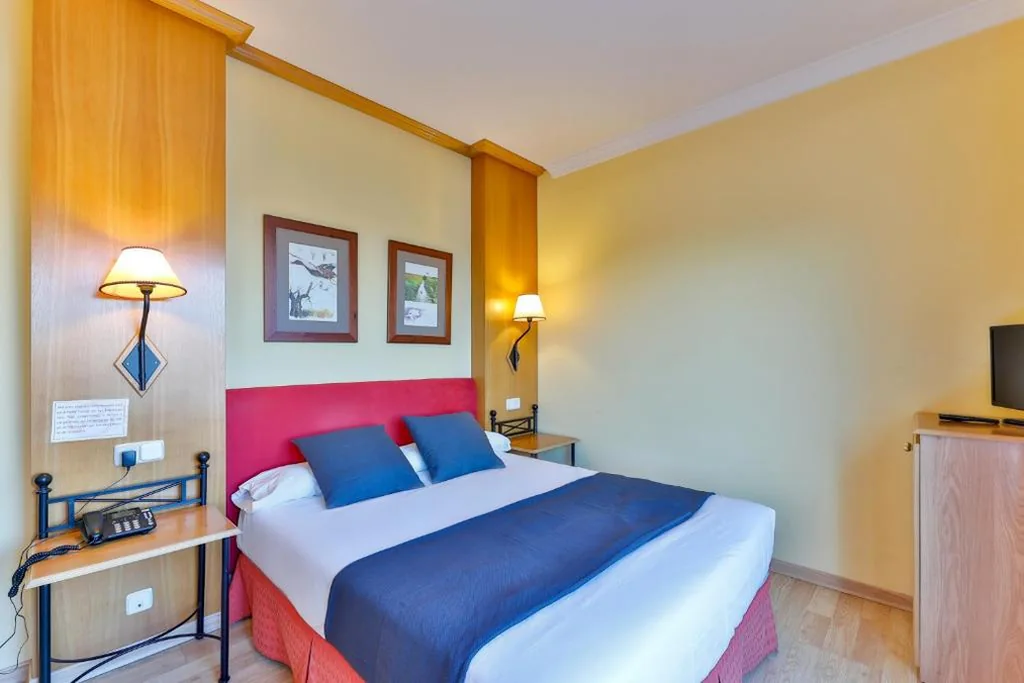 Quarto Duplo — Área de Servicio El Cruce