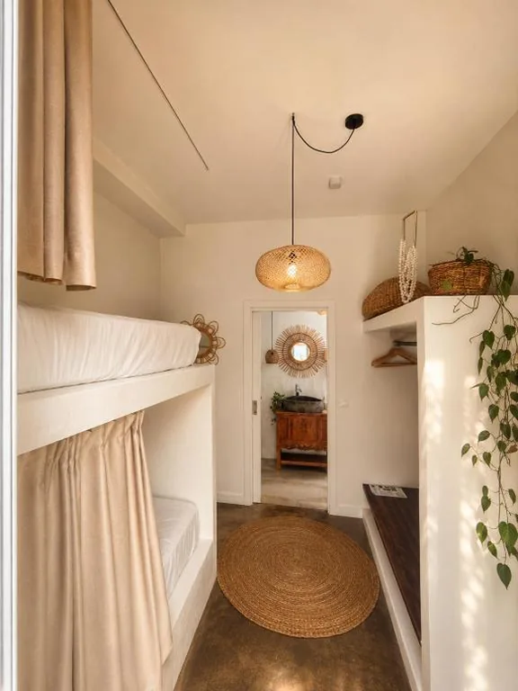 Litera en habitación compartida - Solo mujeres — Arena Wave Hostel