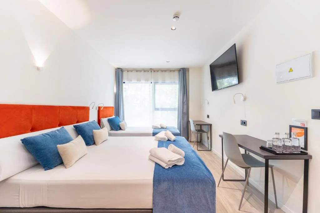 Habitación Triple — Arena Zone Hotel