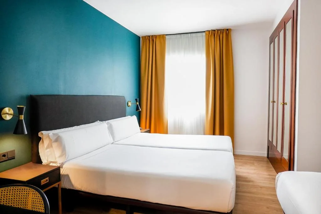Doppelzimmer (2 Erwachsene + 1 Kind) — Arenas Atiram Hotel