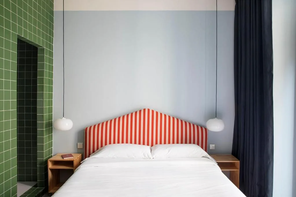 Camera doppia con balcone (3 adulti) — Armesto Rooms