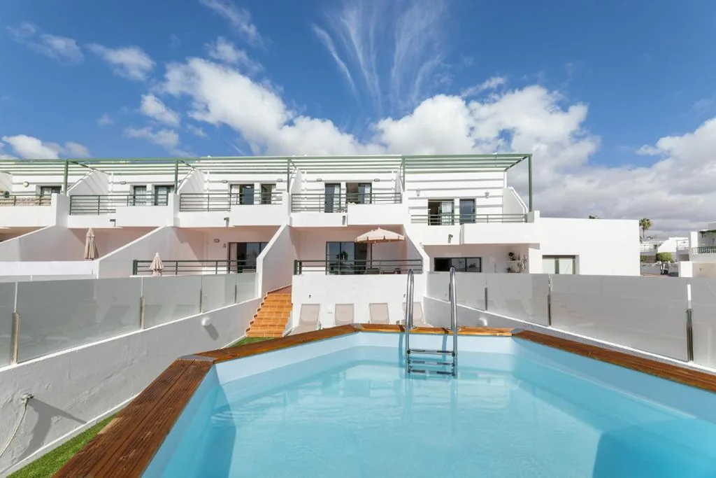 Villa mit Privatpool — Arpon Santa Rosa 6 by Escape Home