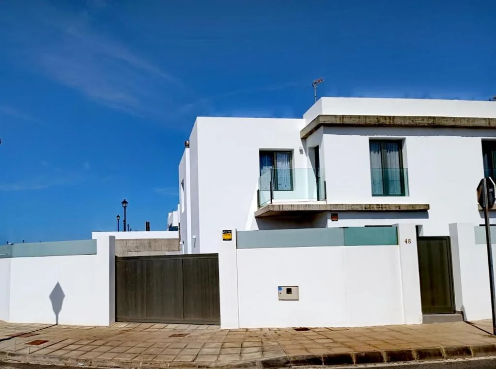 Villa — Arrecife exclusive beach house