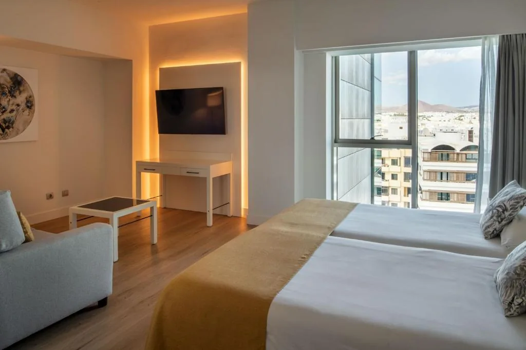 Doppelzimmer mit Stadtblick — Arrecife Gran Hotel & Spa