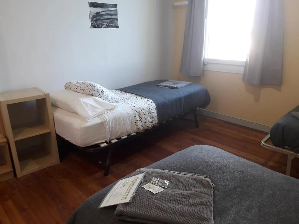 Habitación Triple con vistas al mar y baño compartido — Arrigorri Ostatu Jatetxea