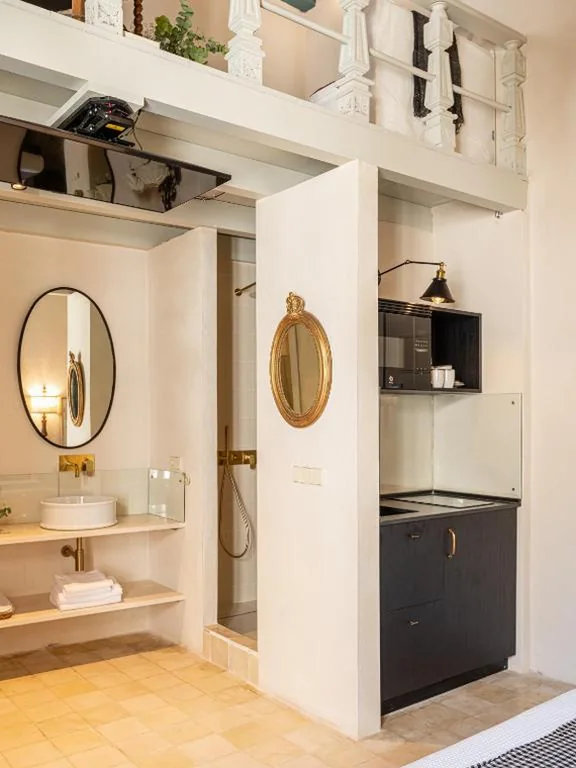 Habitación Deluxe con cama extragrande — Art Suites by Casa del Santo