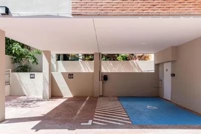 Arturo Soria Stays by Charming — 照片 6