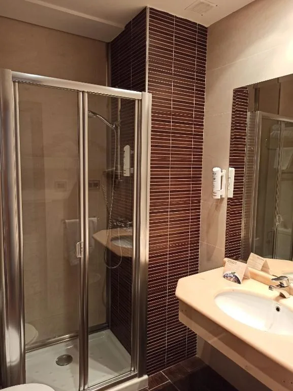 Habitación Doble con vistas a la ciudad — ARVA Spa París