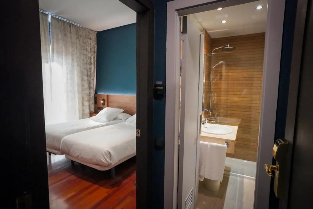 Habitación Doble Superior — ARVA Spa París