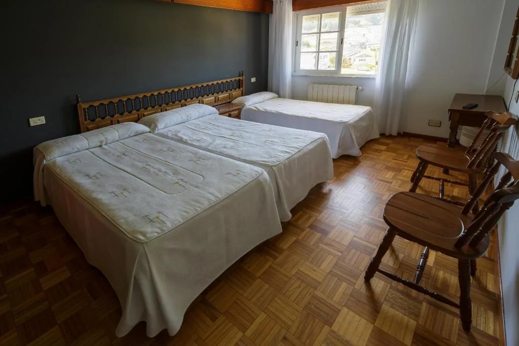 Chambre triple supérieure — As Areas II