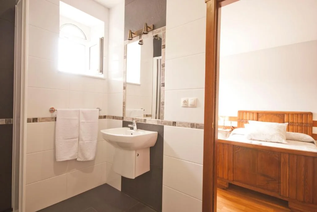Habitación con cama grande — As Viñas