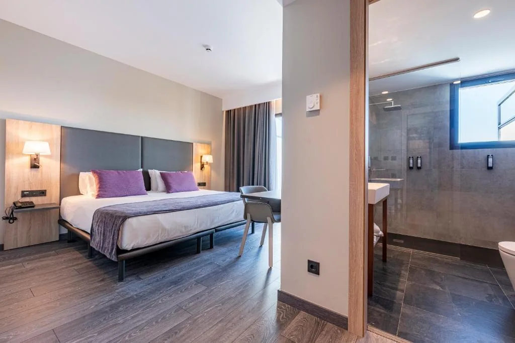 Habitación Doble con terraza y vistas al jardín — Astari