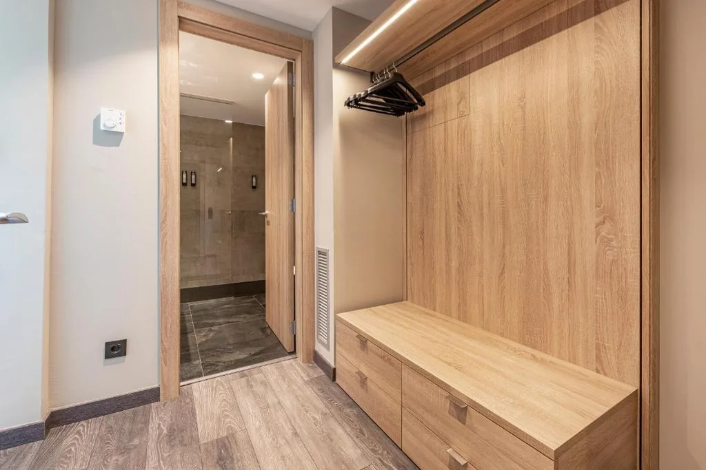 Habitación Doble con vistas a la ciudad y ventana — Astari