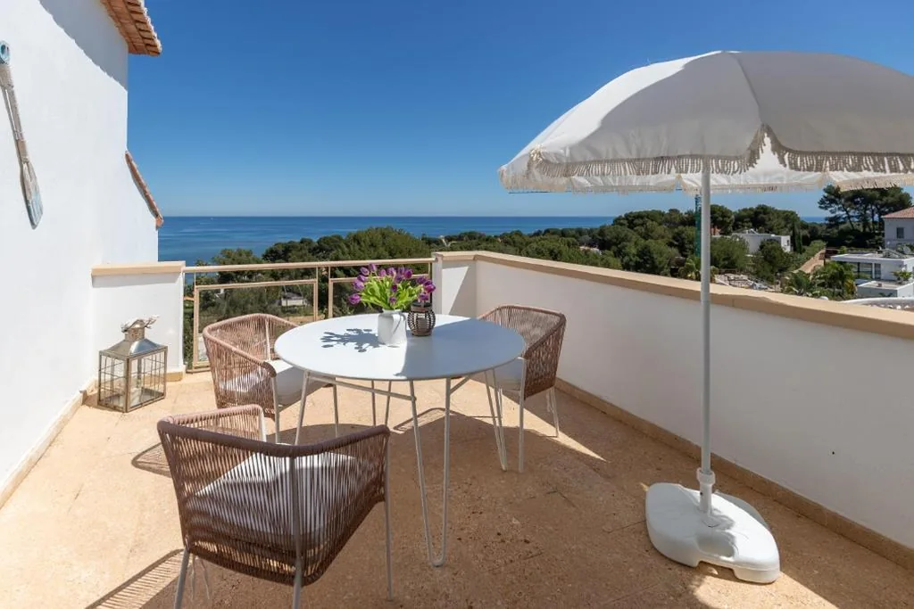 Chambre Double Deluxe avec terrasse et vue sur la mer — Atalaya Boutique