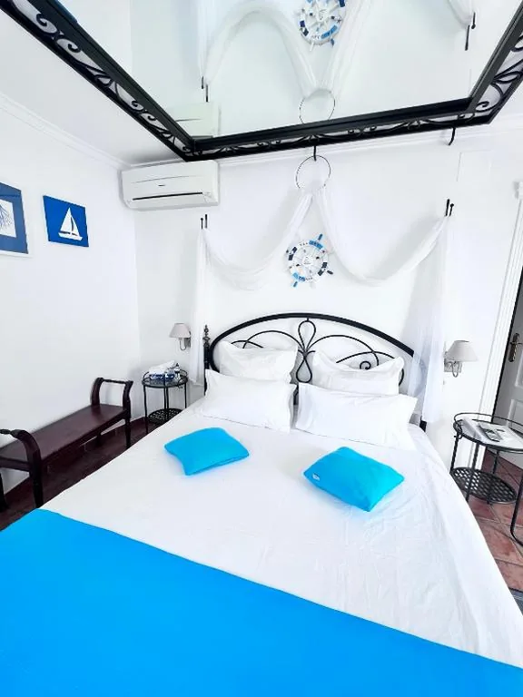 Chambre Double Romantique avec terrasse et vue sur la mer — Atalaya Boutique